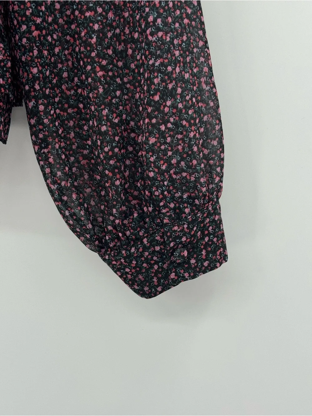 Rebecca Minkoff Women’s L Floral Blouse Black Pink Long Sleeve Sheer Neck Tie
